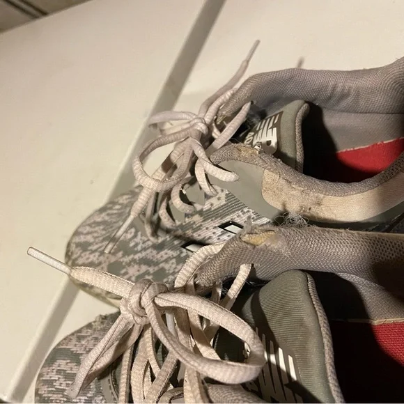 New balance 6.5 turf shoes - Picture 3 of 7